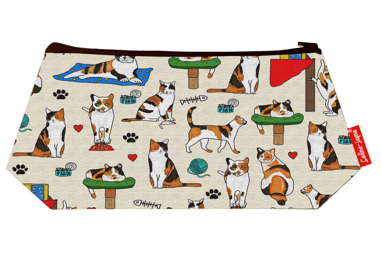 Premium Calico Cats makeup bag showing HD print quality and compact 17.5cm design, perfect gift for cat lovers and Calico Cat enthusiasts
