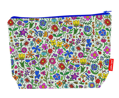 Premium 29cm summer meadow wash bag with washable lining and durable polyester construction